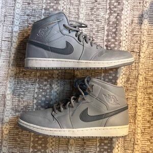 Air Jordan 1 Mid ‘Wolf Grey’ | Men’s US 10